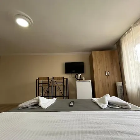 9-) Taksim'de Sik Tasarim Odasi Apart Otel *
