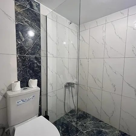 9-) Taksim'de Sik Tasarim Odasi Apart Otel *