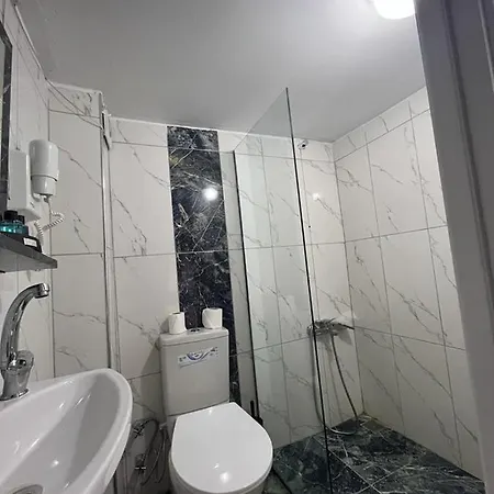 9-) Taksim'de Sik Tasarim Odasi Apart Otel *