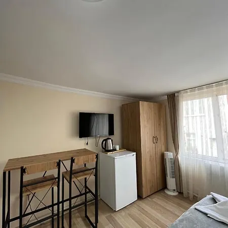 9-) Taksim'de Sik Tasarim Odasi Apart Otel
